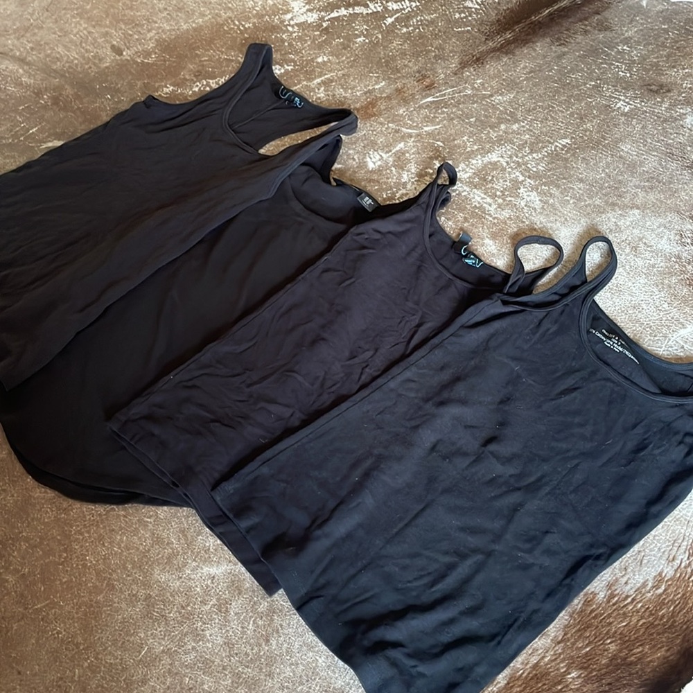 Set of 8 tanks. Cynthia Rowley, Rachel Zoe. Black, grey, white. Cream - Picture 4 of 9